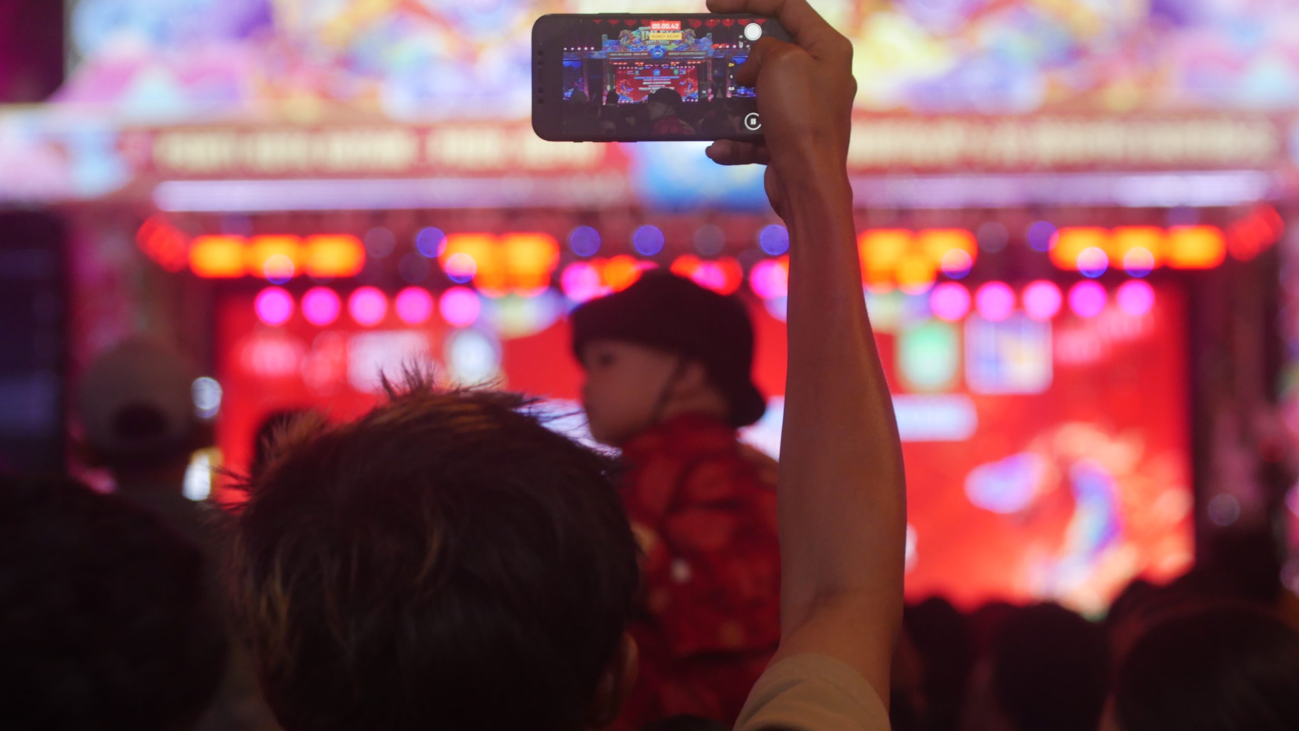 Batam “Menyala” di Malam Imlek!